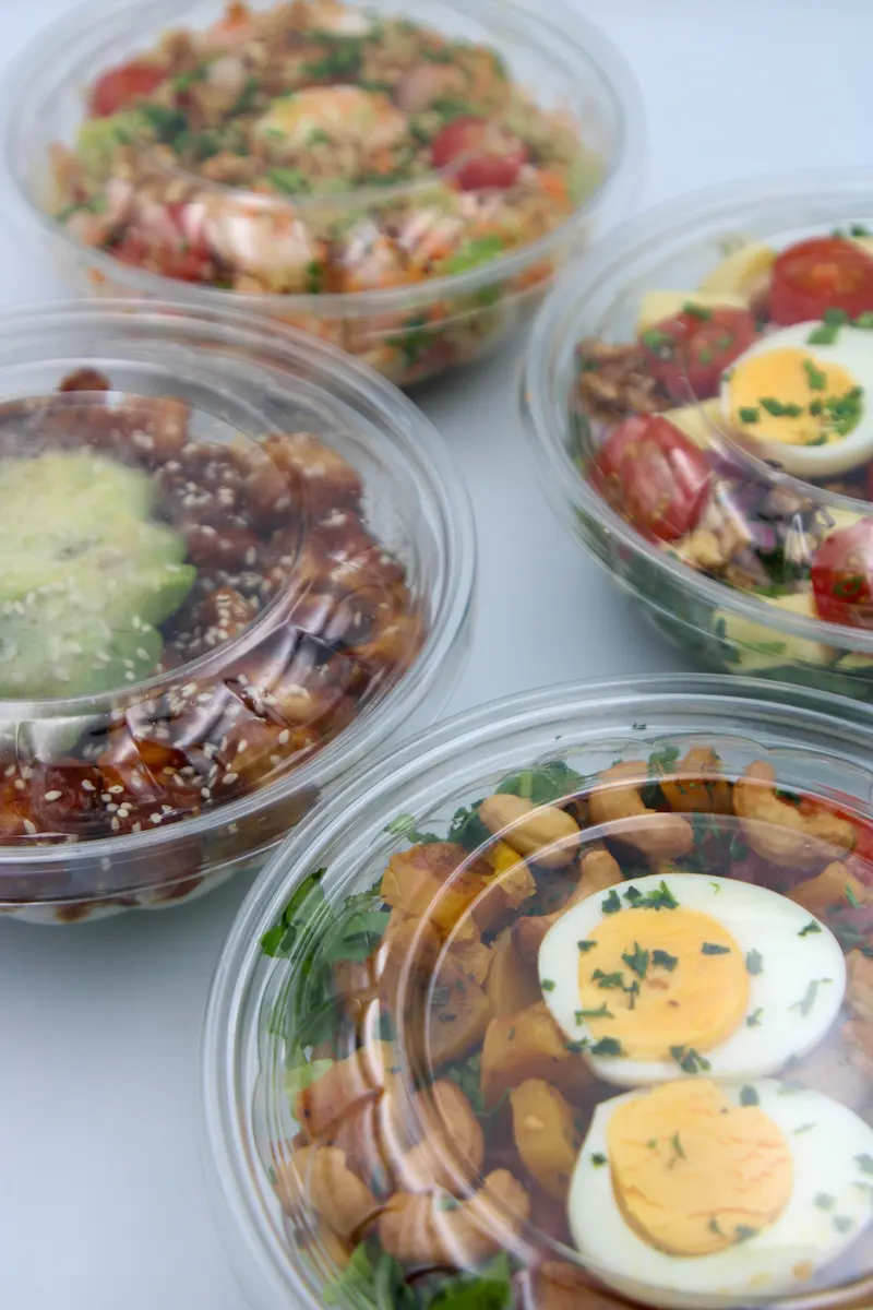 Viandas Tottis variadas listas para el almuerzo del equipo